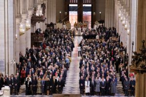 Catedral de Notre Dame reabrió sus puertas tras cinco años de restauración