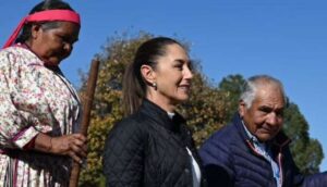Sheinbaum restituye tierras a comunidades indígenas en el norte de México