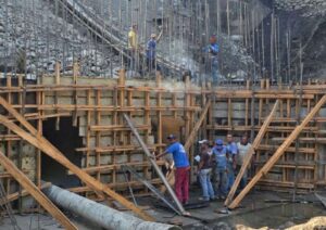 Construyen "megacabezal" del nuevo puente en la vía Guanare-Biscucuy