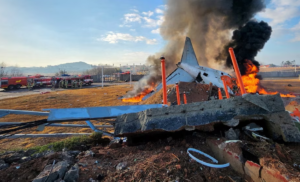 Avión con 181 personas a bordo se estrelló en Corea del Sur mientras aterrizaba