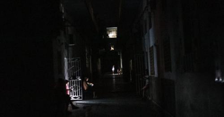 Cuba sufre un nuevo apagón general tras fallo en la termoeléctrica Antonio Guiteras