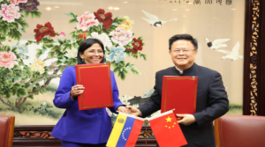 Venezuela y China firman acuerdo para fortalecer sector energético y financiero