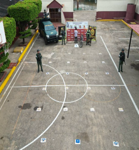 Detuvieron a tres sujetos con 60 panelas de droga