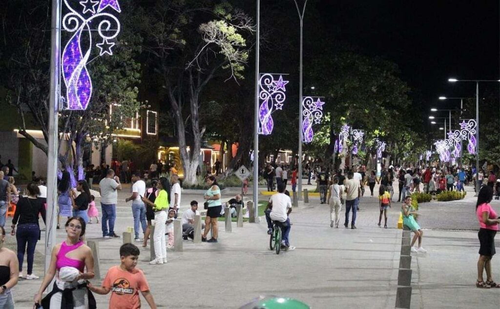 El Paseo de Macuto brilla en su inauguración y conquista a miles de visitantes