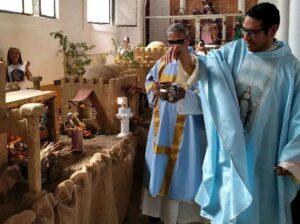 En la iglesia Santa Teresa del Tuy levantaron un imponente pesebre
