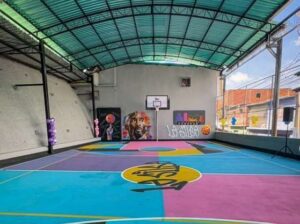 Entregan cancha deportiva recuperada en la parroquia Sucre