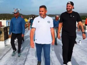 Entregan primera fase de impermeabilización de techos en el urbanismo La Lagunita