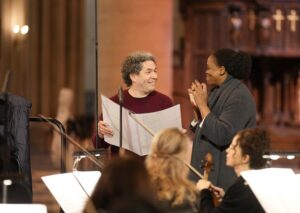 Gustavo Dudamel brilló con la Filarmónica de Radio Francia en la reapertura de Notre Dame