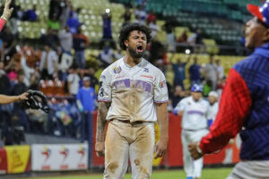 Tiburones de La Guaira deja en el terreno a Magallanes y la clasificación se pone al rojo vivo
