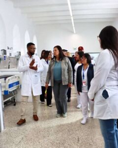 Inauguran 4 salas de hospitalización en el Hospital Vargas