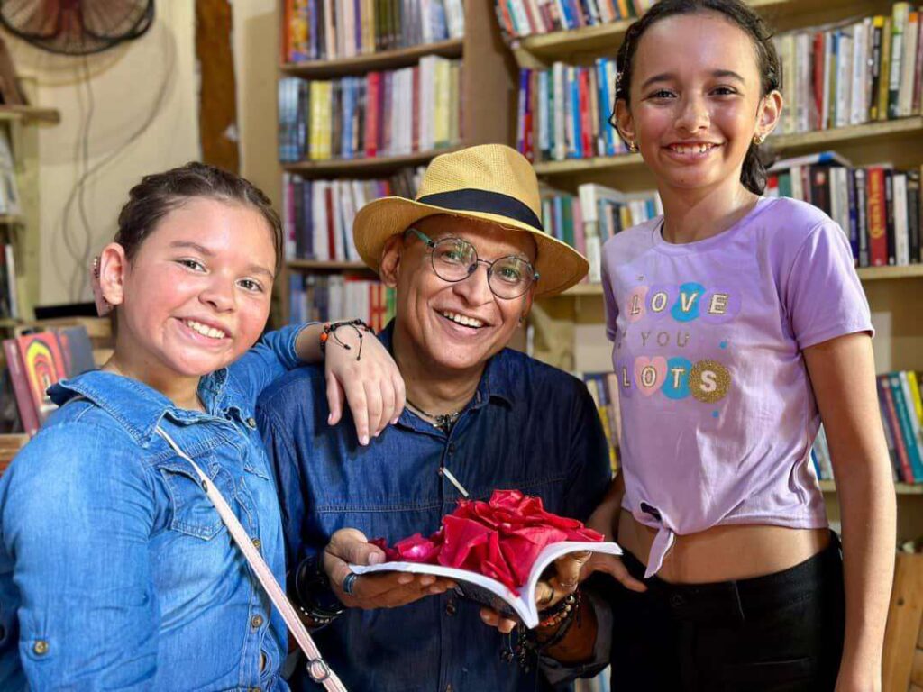 La sombra digital del neofascismo develada en el papel 