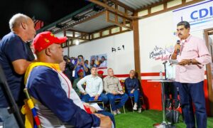 Nicolás Maduro promete una gran reforma constitucional