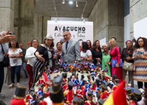 Muñecas de trapo celebran la gesta de Ayacucho
