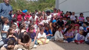 Niños de Monterrey sonríen en el Día de los Santos Inocentes