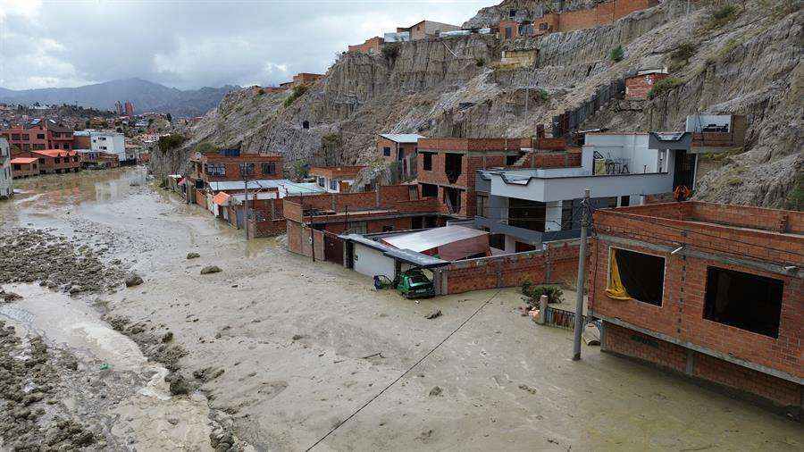 Nueve muertos en Bolivia tras derrumbes e inundaciones