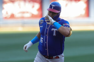 Los Tiburones de La Guaira le complican la vida a los Leones del Caracas y forzó juego extra este domingo
