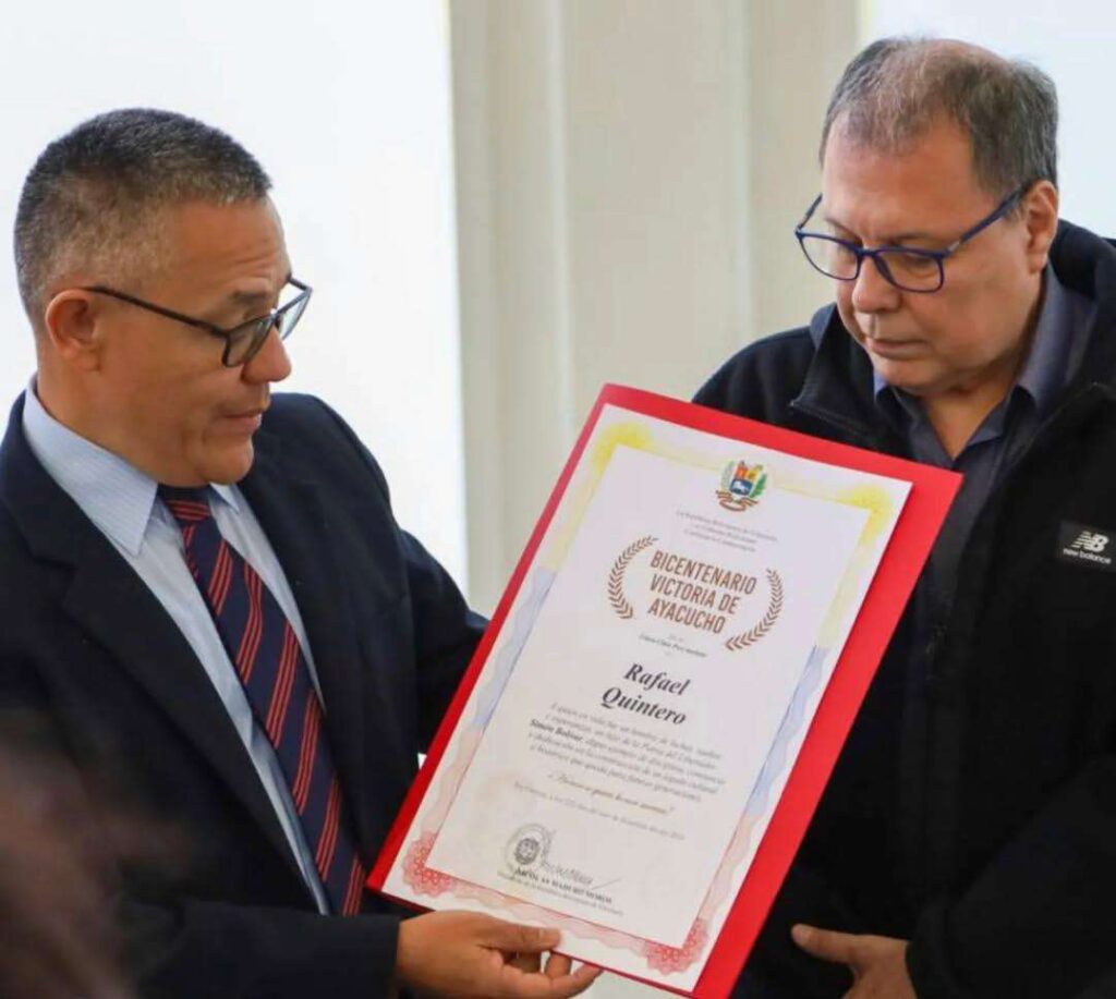 Presidente Nicolás Maduro otorga orden a luchador Rafael Quintero