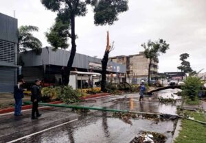 Protección Civil atiende afectaciones por lluvias en Barquisimeto 