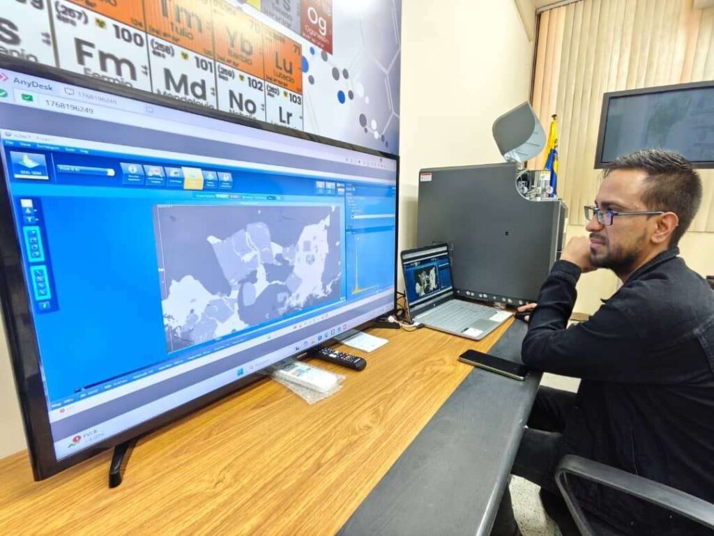 Puesto en funcionamiento cuarto microscopio electrónico afectado por el bloqueo