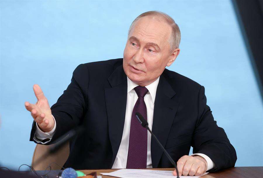 Putin: Rusia se desarrolla pese a sanciones sin precedentes