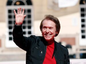 Raphael pasará Nochebuena y Navidad en el hospital