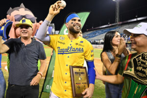 Renato Núñez empató marca de más jonrones en una temporada