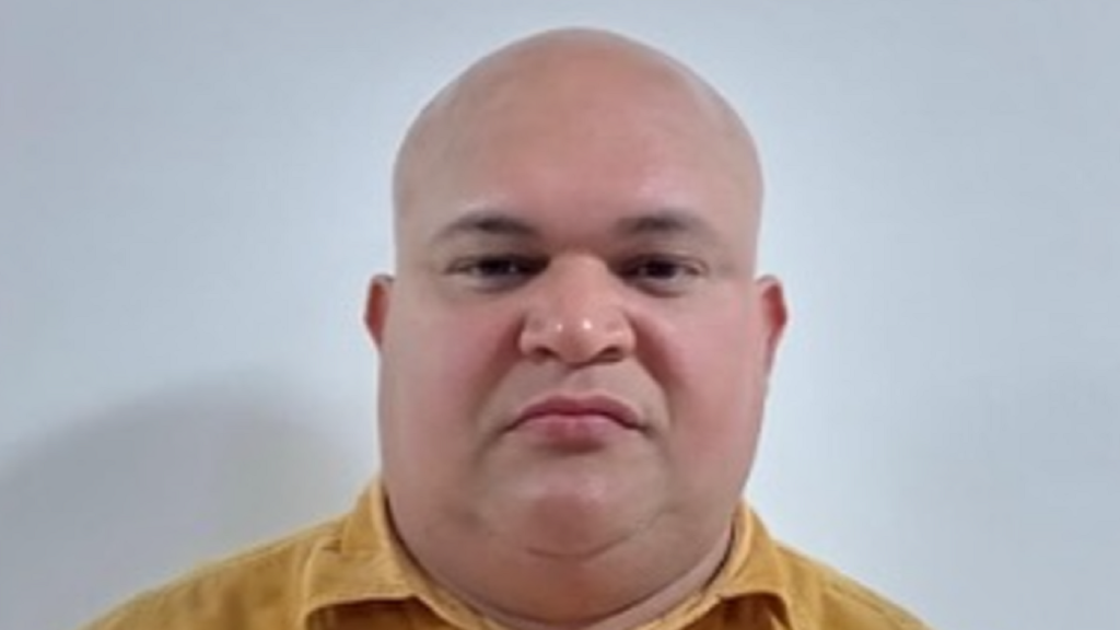 Engañaba a jovencitas para luego venderlas