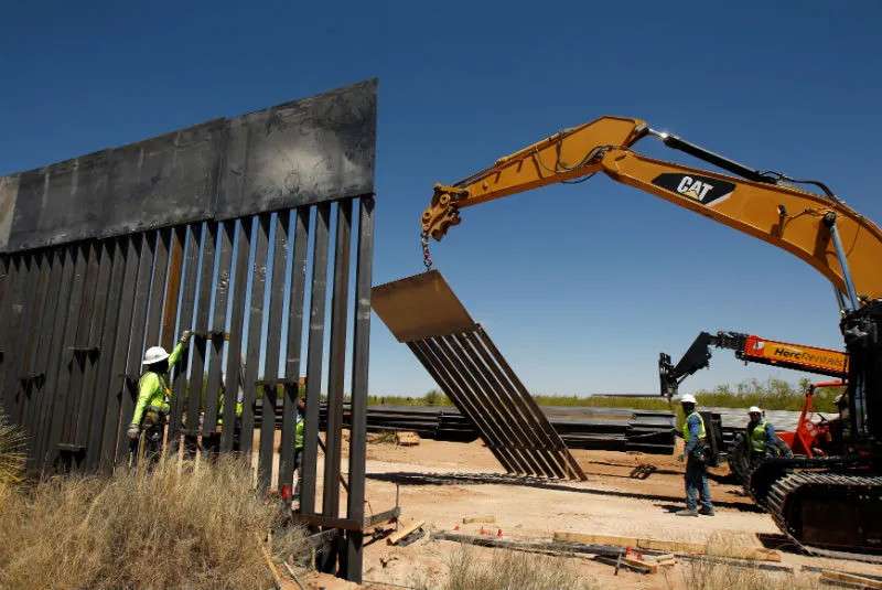 Trump se comprometió a terminar la construcción del muro fronterizo