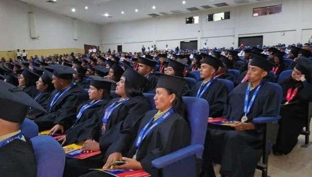 Unes gradúa 102 nuevos oficiales en La Guajira