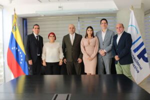 Venezuela fortalece oferta turística con firma de acuerdos en materia hotelera