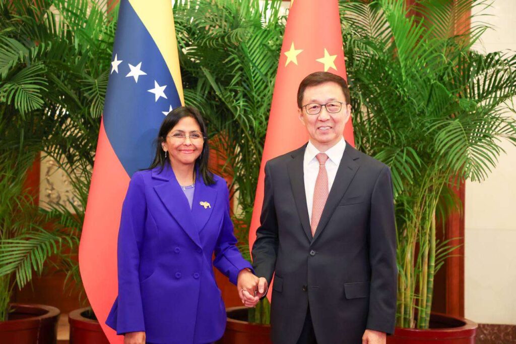 Venezuela y China suscriben acta para el nuevo camino energético y financiero