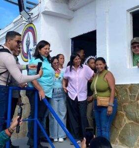 Vicepresidenta Delcy Rodríguez recorre primer módulo de paz