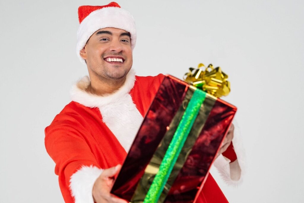 La magia navideña llegó con 'Navidad Express', el EP de Beet Acosta