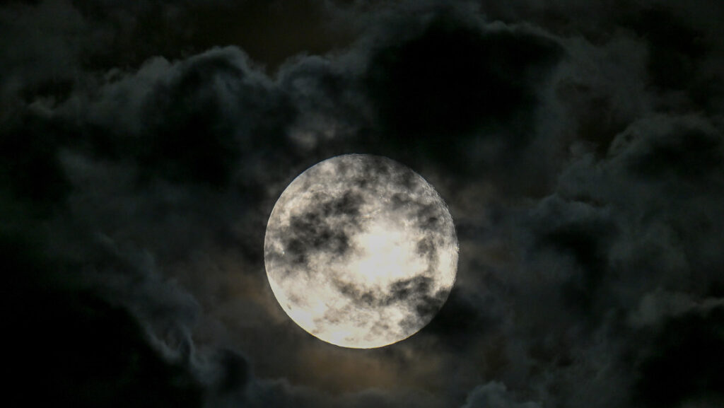 ¿Qué es una Luna Negra que tendrá lugar la próxima semana?