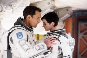 "Diez años pasan en un abrir y cerrar de ojos". La emotiva carta de Christopher Nolan para celebrar el aniversario de 'Interstellar'