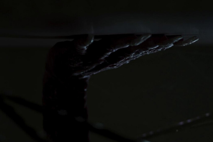 Está en Prime Video, es un remake de una de las mejores películas de terror y la firma uno de los directores más interesantes del momento