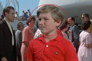 Dio sus primeros pasos en el cine hace 62 años y hoy es una de las mayores estrellas de acción, ¿le reconoces?