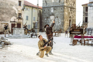 Esta magnífica serie bélica tiene puntuación perfecta y es del creador de 'Peaky Blinders'. Su temporada 2 cambia África por Europa y acaba de llegar a Max