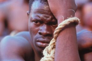 "Tengo problemas para ganarme la vida". Djimon Hounsou se queja de que está muy mal pagado pese a salir en películas de mucho éxito y haber sido nominado al Óscar