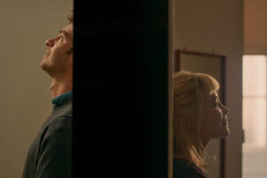 Vivir el momento (2024) crítica - Florence Pugh y Andrew Garfield aspiran a crear su propio romance generacional en una película que busca ser emocionalmente devastadora