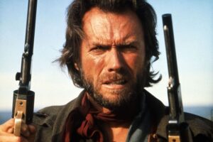 Casi nadie sabe que una de las mejores películas de Clint Eastwood tuvo secuela con otro actor. Un desastre absoluto de western que nunca debió existir