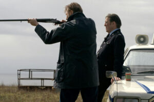 El thriller político de Liam Neeson se estrena al fin en streaming. Una vuelta a sus tiempos dorados y dura poco más de hora y media