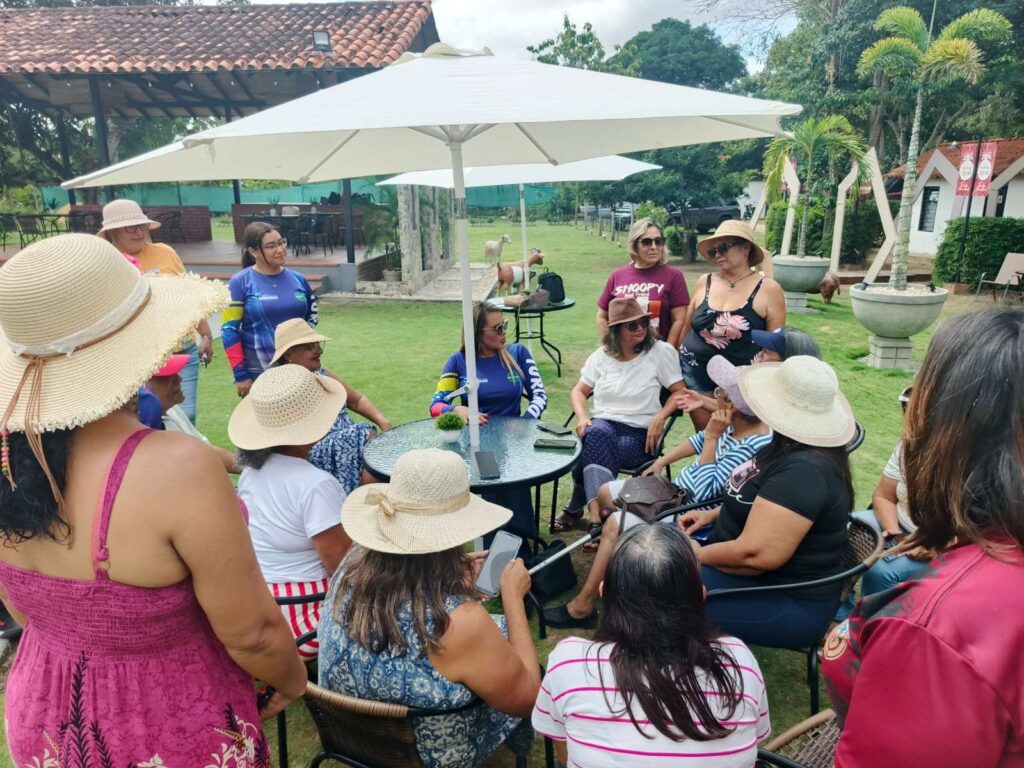 Abuelos en Monagas disfrutaron jornada médica y de turismo social