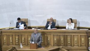 Álvaro Uribe e Iván Duque declarados enemigos públicos de Venezuela