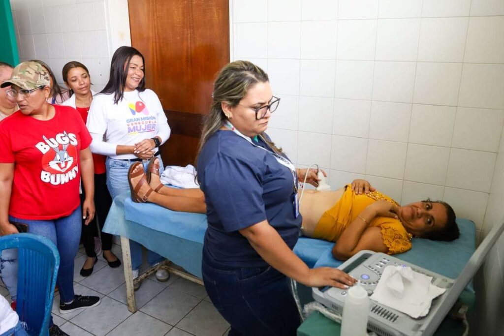Benefician a más de 300 mujeres en jornada médica integral en Monagas