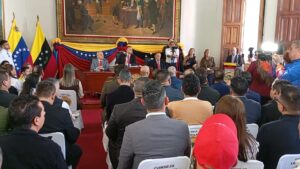 Bernal: Táchira está de fiesta, en paz y con la frontera totalmente abierta