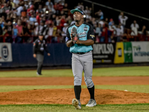 Custodio marca hitos con Bravos en playoffs
