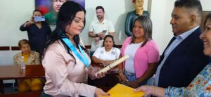 Entregan por primera vez Orden “Simón Rodríguez” a maestros carabobeños