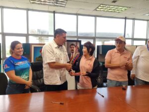 Firman convenio para instalación de granja fotovoltaica de Mérida