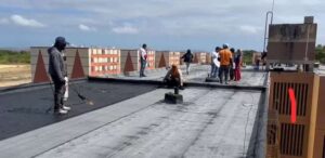 Impermeabilizan 64 edificios en Cumaná con el plan Techo Comunal 